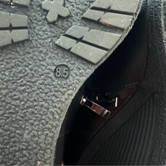 Vespose Womens 9679 wedge ankle bootie black boots 8.5 EUC like new faux… - Picture 4 of 6